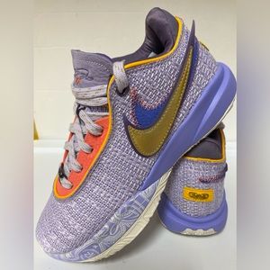 Nike LeBron 20 XX Violet Frost Purple Gold Shoes DJ5423-500 kids Size 3.5